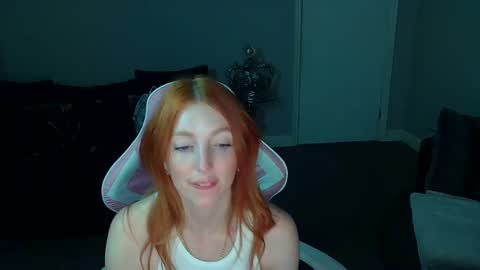 Snapshot of red_firesquirt chatting on 03/12/25, 09:35 Red - online show from 03/12/25, 09:35