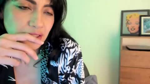 red_flower203 online show from 03/19/26, 08:46