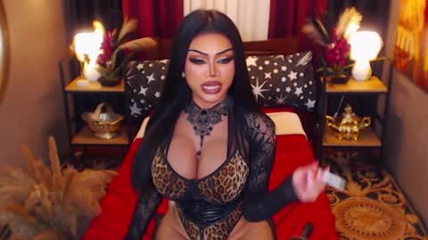 Snapshot of red_ivyy chatting on 10/17/25, 11:24 AsianRedivy online show from 10/17/25, 11:24