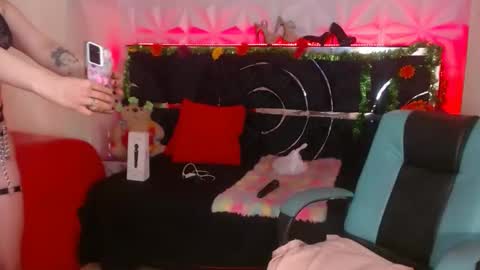 Luna online show from 02/02/25, 03:43