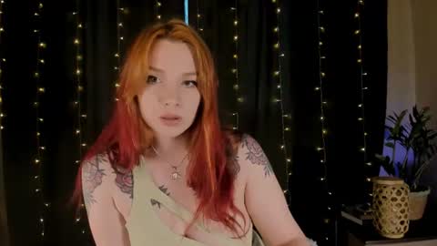 Snapshot of red_passsion chatting on 07/19/26, 05:49 Mia online show from 07/19/26, 05:49