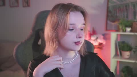 QUEEN OF EVIL online show from 12/16/24, 05:54