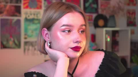 QUEEN OF EVIL online show from 01/06/25, 12:59