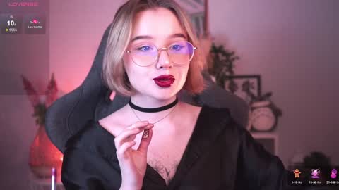QUEEN OF EVIL online show from 01/17/25, 07:05