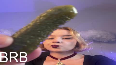QUEEN OF EVIL online show from 02/26/25, 08:26