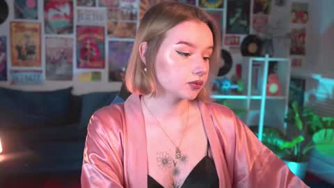 QUEEN OF EVIL online show from 03/03/25, 02:26