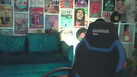 QUEEN OF EVIL online show from 03/04/25, 02:06