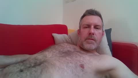 Red online show from 12/26/24, 09:44