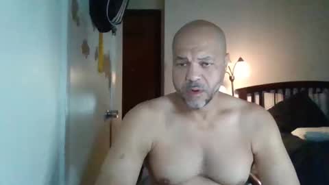 Snapshot of redbone441 chatting on 01/14/26, 01:50 Redbone online show from 01/14/26, 01:50