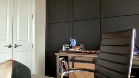 Snapshot of redbull1414 chatting on 12/23/24, 06:27 RedBull online show from 12/23/24, 06:27