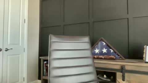 Snapshot of redbull1414 chatting on 10/20/25, 07:36 RedBull online show from 10/20/25, 07:36