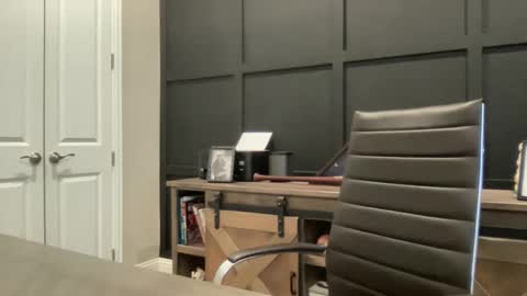 Snapshot of redbull1414 chatting on 10/27/25, 01:04 RedBull online show from 10/27/25, 01:04