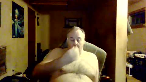 Snapshot of reddragon1195 chatting on 12/02/24, 03:04 reddragon1195 online show from 12/02/24, 03:04