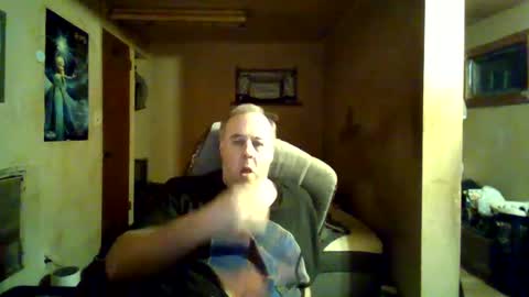 Snapshot of reddragon1195 chatting on 12/26/24, 05:15 reddragon1195 online show from 12/26/24, 05:15