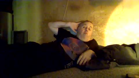 Snapshot of reddragon1195 chatting on 02/18/25, 11:33 reddragon1195 online show from 02/18/25, 11:33