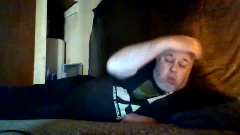 Snapshot of reddragon1195 chatting on 11/28/25, 03:20 reddragon1195 online show from 11/28/25, 03:20