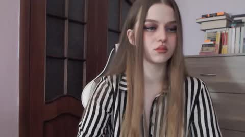 Lily online show from 11/13/25, 02:21