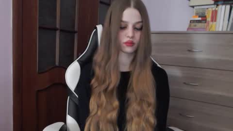 Lily online show from 11/25/25, 02:11