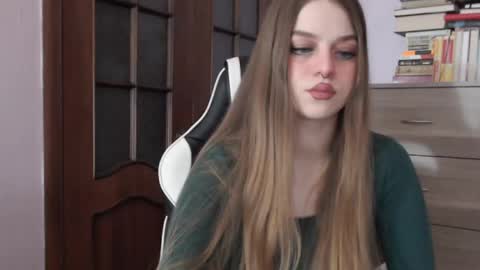 Lily online show from 11/29/25, 02:47