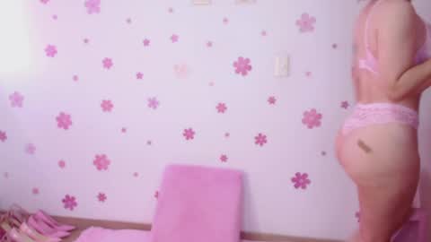 Snapshot of redheadmodel chatting on 05/29/26, 10:19 SAKURA online show from 05/29/26, 10:19