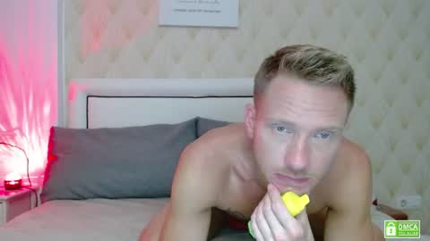 Snapshot of redheadxxl chatting on 06/17/26, 07:48 Steve Blond online show from 06/17/26, 07:48