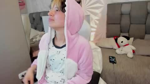 redhood_1_ online show from 03/05/26, 04:52