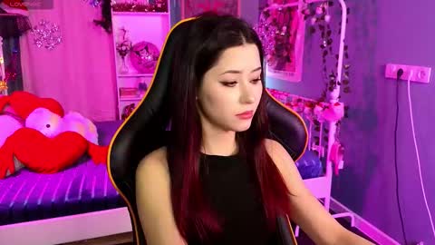 Kiara online show from 12/21/25, 09:00