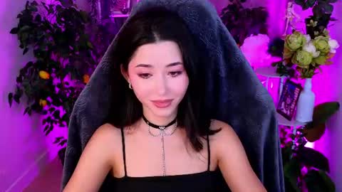 Snapshot of redmidnight_ chatting on 07/17/26, 10:47 Kiara online show from 07/17/26, 10:47