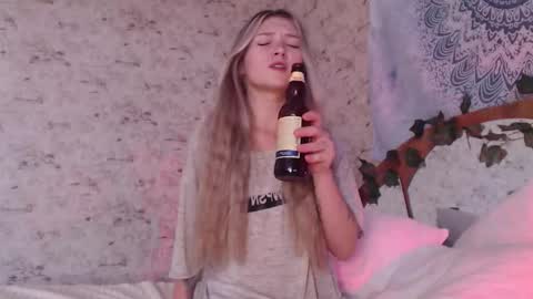 Ana online show from 09/17/25, 10:17