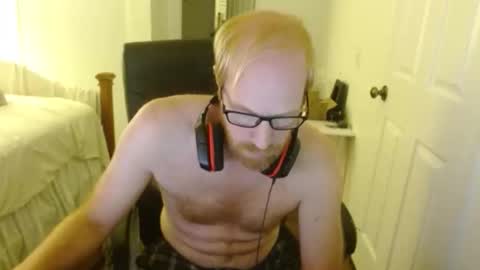 Snapshot of redrob57 chatting on 04/05/26, 10:01 redrob57 online show from 04/05/26, 10:01