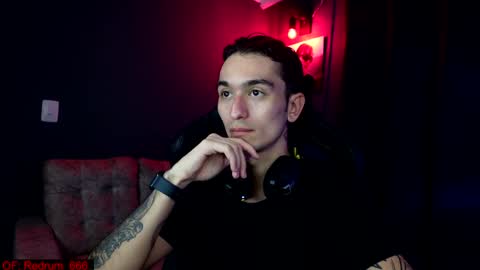 Snapshot of redrum_696 chatting on 12/06/24, 07:01 Red online show from 12/06/24, 07:01