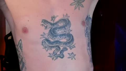 Snapshot of redrum_696 chatting on 12/19/24, 09:38 Red online show from 12/19/24, 09:38