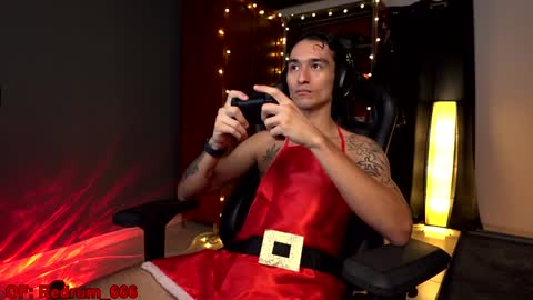 Snapshot of redrum_696 chatting on 12/23/24, 04:12 Red online show from 12/23/24, 04:12