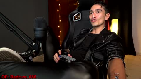 Snapshot of redrum_696 chatting on 12/29/24, 01:24 Red online show from 12/29/24, 01:24