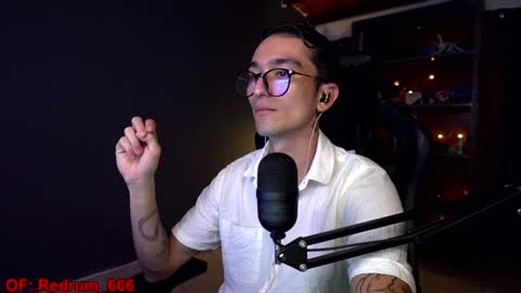 Snapshot of redrum_696 chatting on 01/05/25, 04:59 Red online show from 01/05/25, 04:59