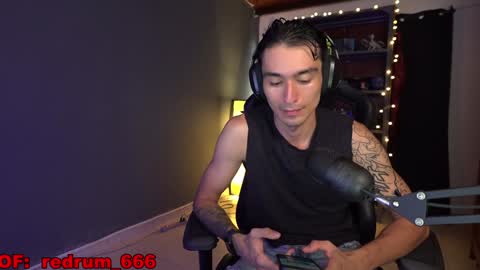 Snapshot of redrum_696 chatting on 01/12/25, 07:10 Red online show from 01/12/25, 07:10