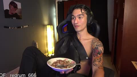 Snapshot of redrum_696 chatting on 01/23/25, 06:14 Red online show from 01/23/25, 06:14