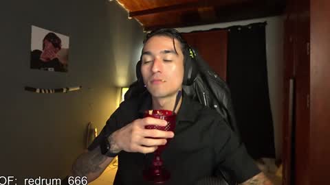 Snapshot of redrum_696 chatting on 01/24/25, 04:39 Red online show from 01/24/25, 04:39