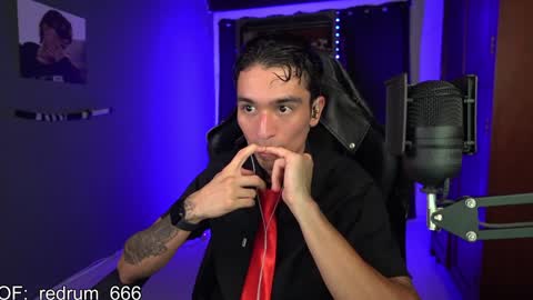 Snapshot of redrum_696 chatting on 01/28/25, 06:49 Red online show from 01/28/25, 06:49