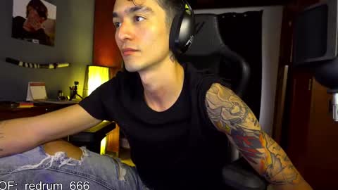 Snapshot of redrum_696 chatting on 02/11/25, 05:50 Red online show from 02/11/25, 05:50