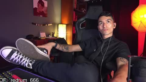 Snapshot of redrum_696 chatting on 02/27/25, 05:15 Red online show from 02/27/25, 05:15