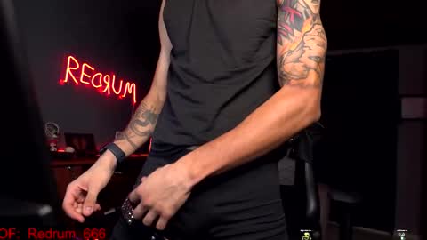 Snapshot of redrum_696 chatting on 10/08/25, 04:59 Red online show from 10/08/25, 04:59