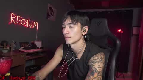 Snapshot of redrum_696 chatting on 10/17/25, 02:26 Red online show from 10/17/25, 02:26