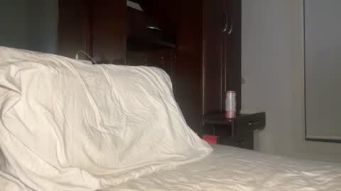 Snapshot of redrumbackwards chatting on 06/18/26, 06:35 redrum online show from 06/18/26, 06:35
