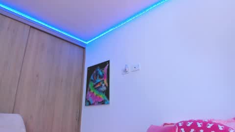 redski77 online show from 02/25/25, 09:31