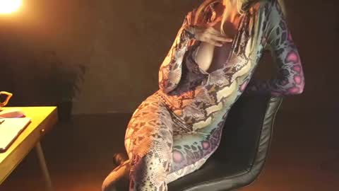 Red online show from 12/21/24, 07:38