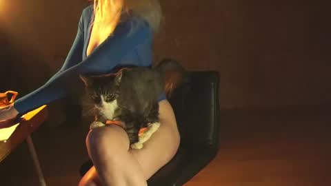 Red online show from 02/16/25, 05:15