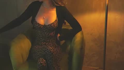 Red online show from 09/14/25, 07:02