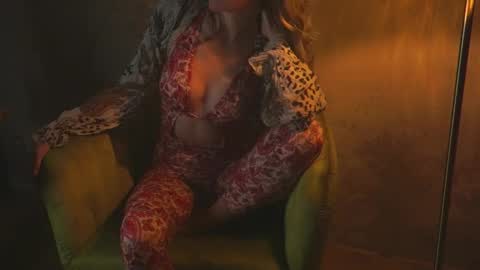 Red online show from 10/18/25, 09:04