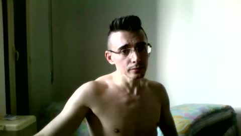 redstep0 online show from 11/12/25, 02:39